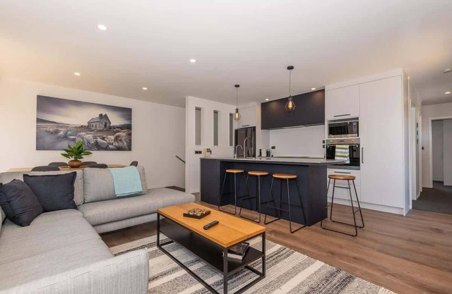 Tree Walk Townhouse | Walk to the Forest with Spa