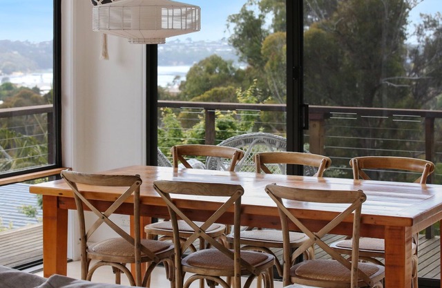 Treehouse on the Coast - Pet friendly, 3 bedroom