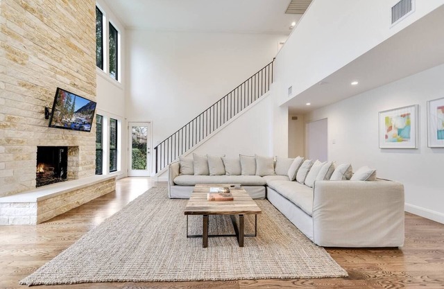 Treemont Hill House - SXSW Luxury Home Near Downtown Austin!
