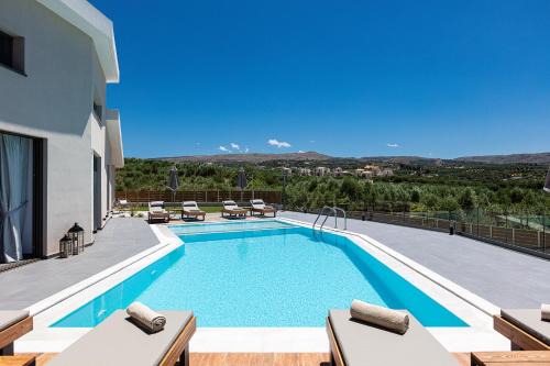 TreeTop Villa I, Private Pool, BBQ & Playground, By ThinkVilla