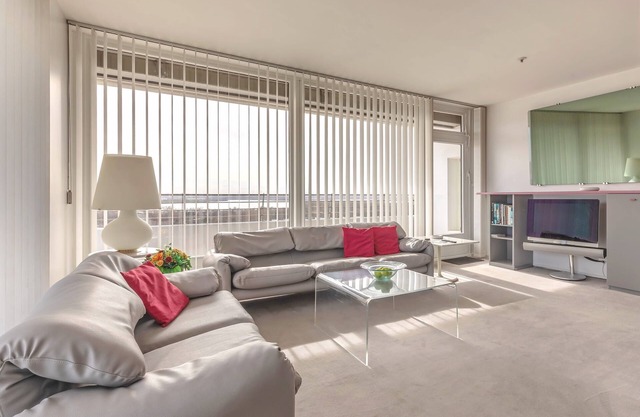 Trelleborgallee, apartment 166