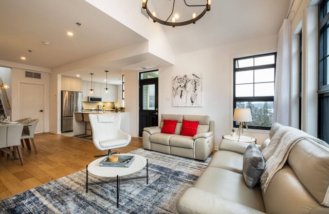 Tremblant Prestige - Les Eaux 215-8