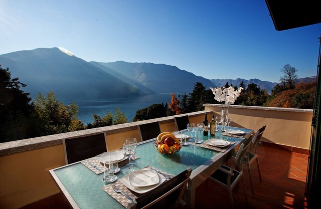 Tremezzo residence apartment no 11 with pool and spa by Italian Apartments