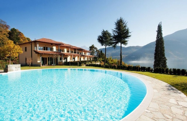 Tremezzo residence apartment no 10 with pool and spa by Italian Apartments