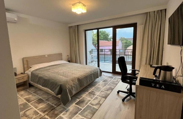 Trend - Room 3 - Nice Room with pool and garden, just 10 min walk to downtown