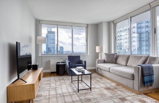 Trendy Midtown West 2BR w/Gym & W/D, nr Museum & Park, by Blueground