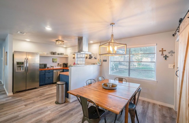 Trendy Pet-friendly House w/Patio near Lake LBJ
