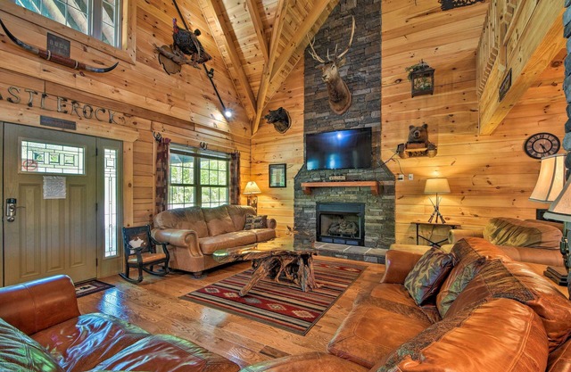 Trenton Cabin w/Hot Tub - 14 Mi to Lookout Mtn!
