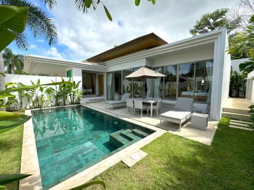 Trichada Tropical pool villa by Lofty