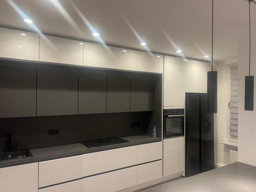 Trier-Ferienwohnung mit 2 Schlafzimmern, 2 Bäder, moderne Küche, 2 Badezimmer, Laube- zentral in Trier
