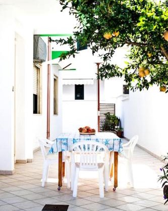 Trilocale a 50 mt dal mare con patio - Teresa Houses