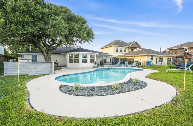 Trinity Bay Private Pool Getaway