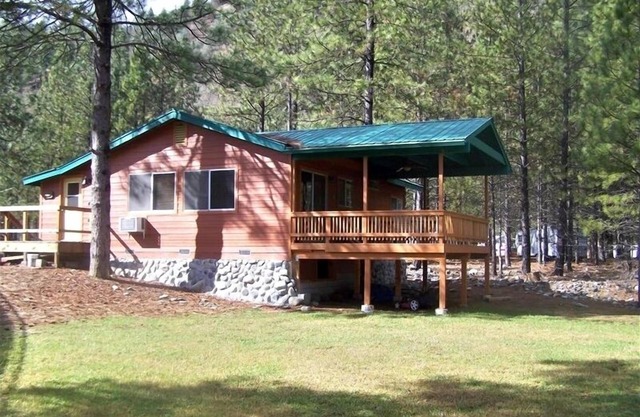 Trinity River Rental House, Free Wireless Internet and Flat screen TV!