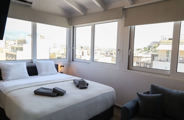 Triple A - Psiri apartment with Acropolis view