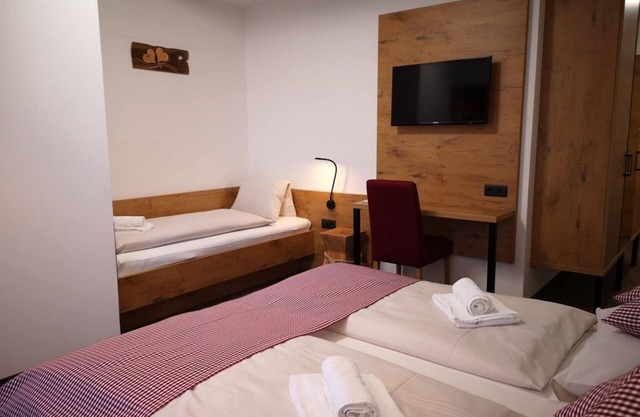 Triple room with shower, WC - Hotel Aschauer Hof
