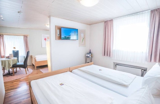 Triple room with shower and WC