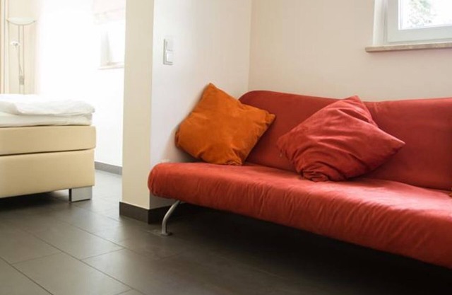 Triple room with shower & toilet - B u. B Villaverde