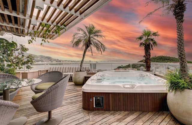 Triplex with the best view in Floripa