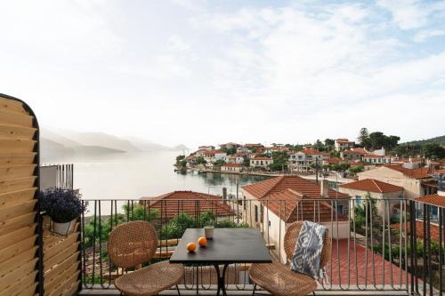 Trizonia Mare Suites