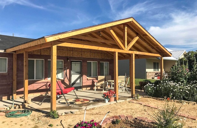 Tropic Family House - 10 Miles to Bryce Canyon!