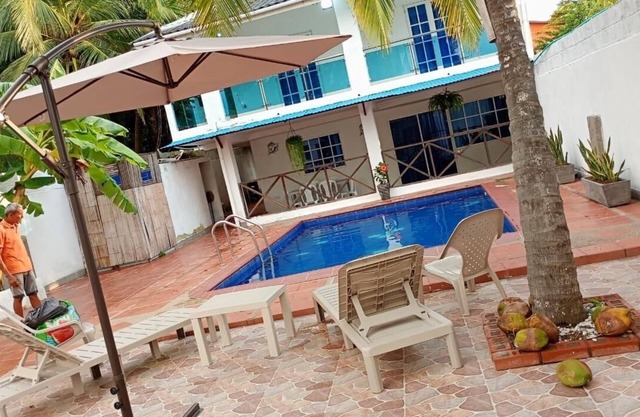 Tropical 3 BR/3 BA beach Villa w pool, WiFi, & AC in beautiful Santa Veronica!