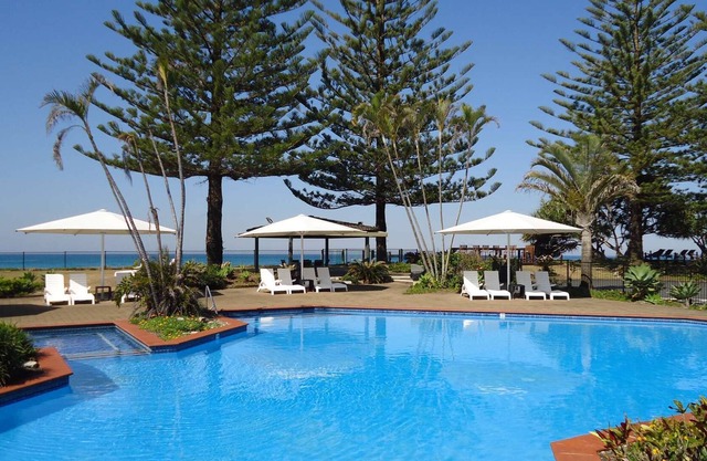 Tropical Hideaway: Stylish with Resort Pool, Tennis and Beach