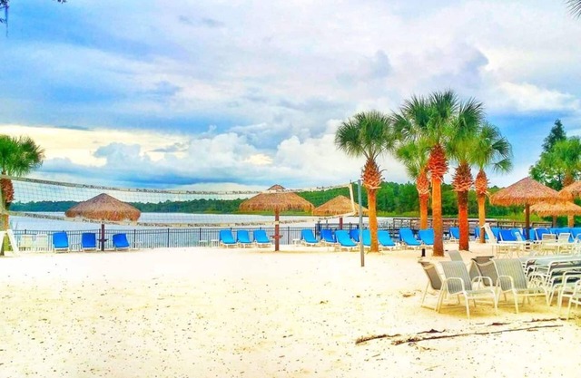 Tropical Lakeview Oasis at Bahama Bay, Minutes from Disney