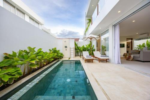 Tropical Luxe Villa - Walk to Beach & Ricefield View