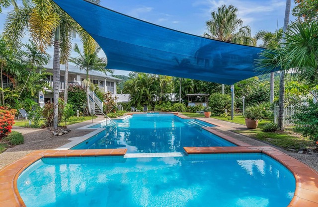 Tropical Mango WiFi Pool