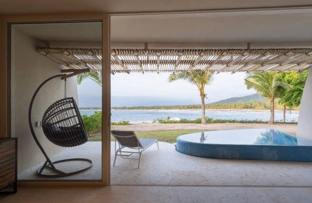 Tropical Paradise with Beach Access