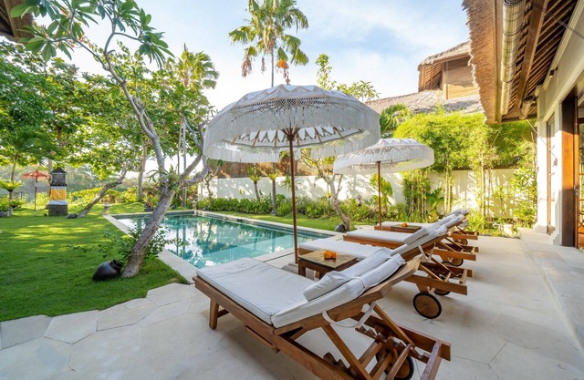 Tropical Paradise 3 Bedroom Villa, Jimbaran