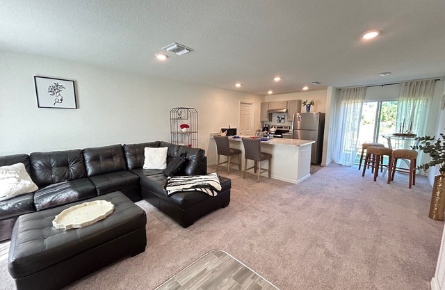 Tropical Paradise 3BR/2BA- Jetted, heated Pool