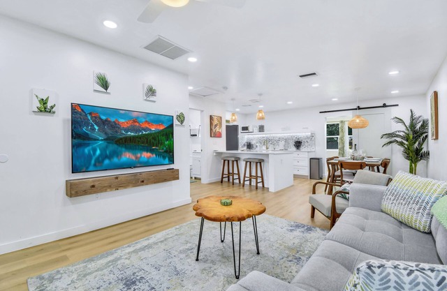 Tropical Paradise w/3 Pools & Only 13 Mins to Beach