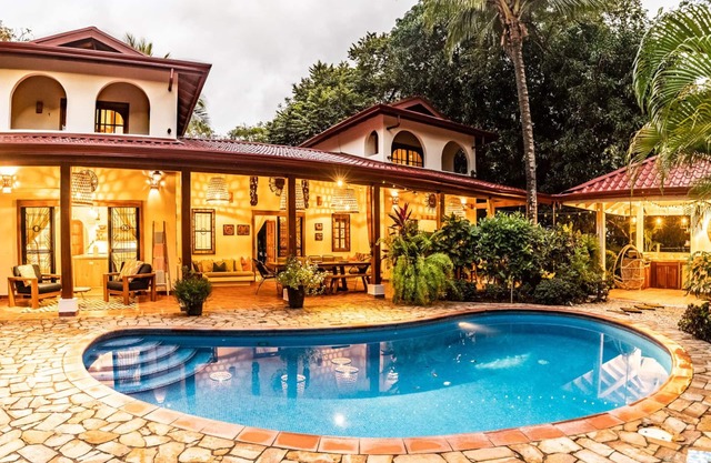 Tropical Surfside Newly Renovated Villa in Playa Guiones, Nosara