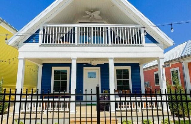 Tropical Trio - 3 Bedroom/1 Bunk Room Lakeside Cottage w/Step Free Access & KING bed!