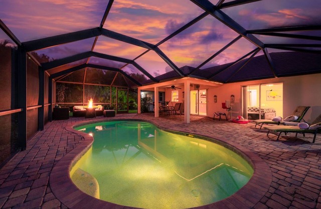 Tropical Villa Retreat with private pool in desirable South West Cape Coral