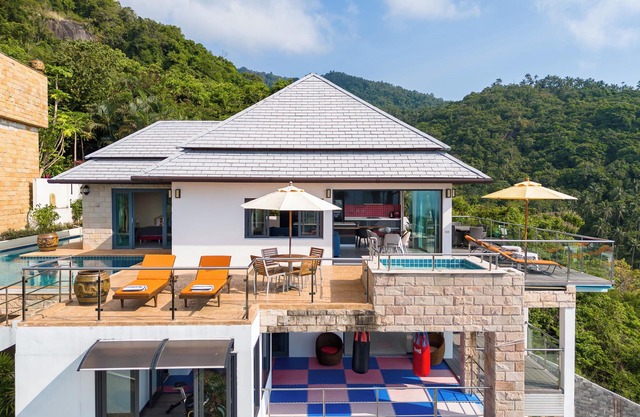 Tropical Villa Stunning Ocean View.