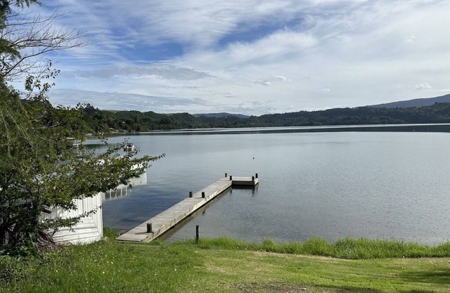 TROUT WOODS (LARGE TARAWERA HOME LAWN TO LAKE WITH NEW JETTY)