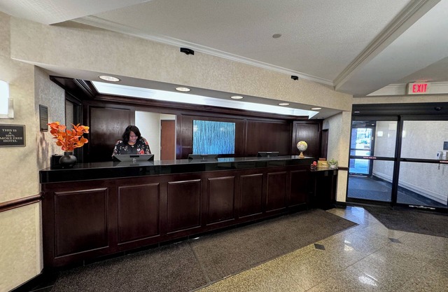 Troy Inn & Suites