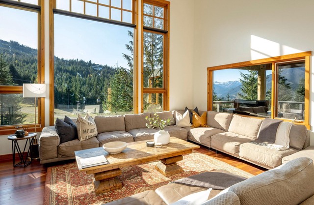 True SKI IN/OUT | Luxury 6BR | Hot Tub | Sauna | Media Room | Garage | Managed By Aloha Whistler