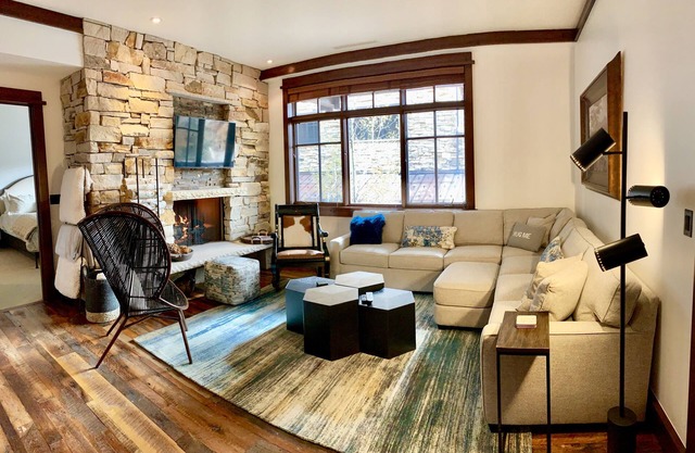 True Ski In/Ski Out Luxury Home, Empire Pass