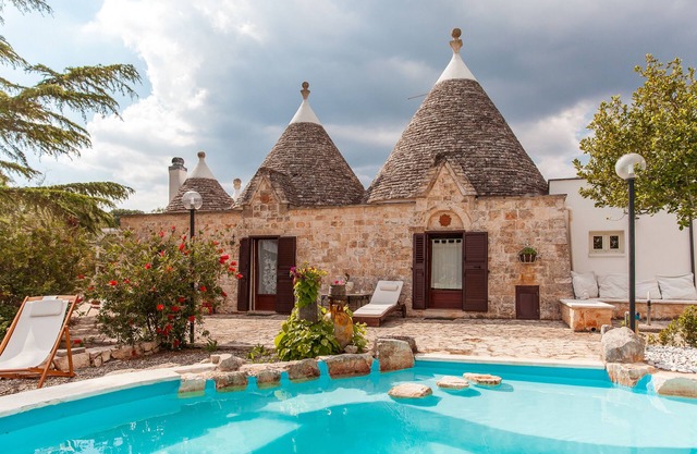 Trulli Anna Luxury villa with swimming pool