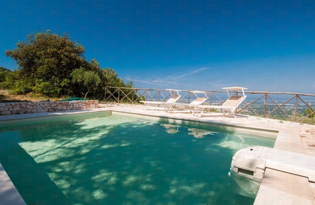 Trulli Belvedere: Stylish Trulli with Pool, Pet Friendly