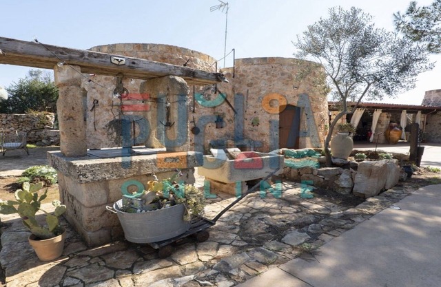 Trulli in Villa Regno dei Cieli with pool Salento