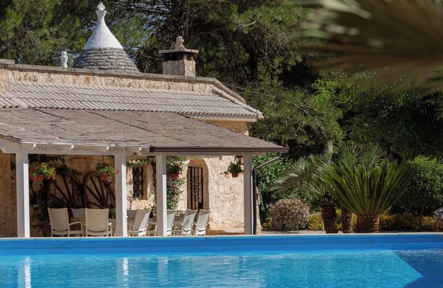 Trulli Inn Villa: private massive pool, garden, wifi, bbq
