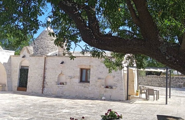 Trulli of the Chain
