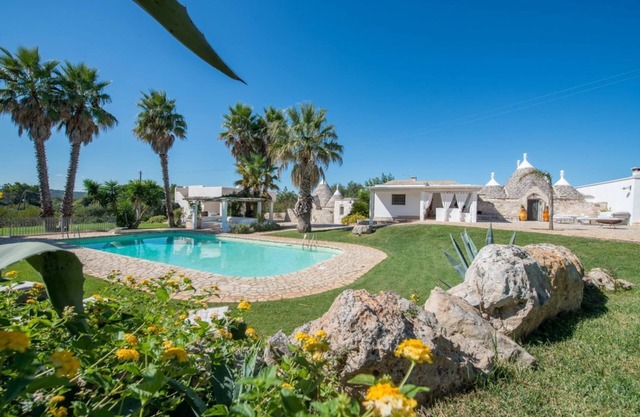 Trulli Oleandro: Complex of Trulli with Pool