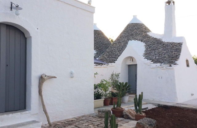 Trullo Amelia - Independent trullo in a trullo village