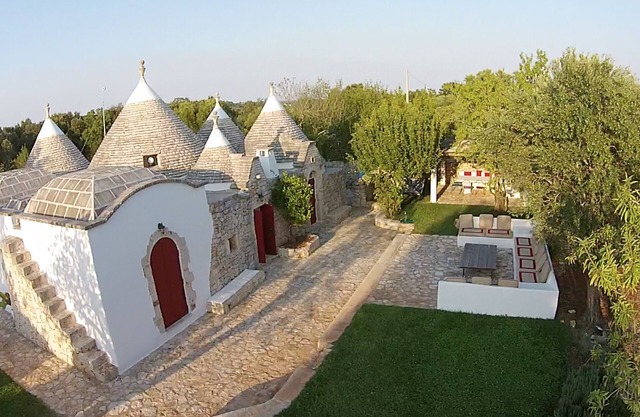 TRULLO CINCIARELLA, 10x5mt. SALT WATER POOL, 2 acres olive trees, STARLINK wifi