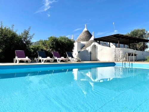 'Trullo della Luna' tipico casale in un uliveto, piscina esclusiva